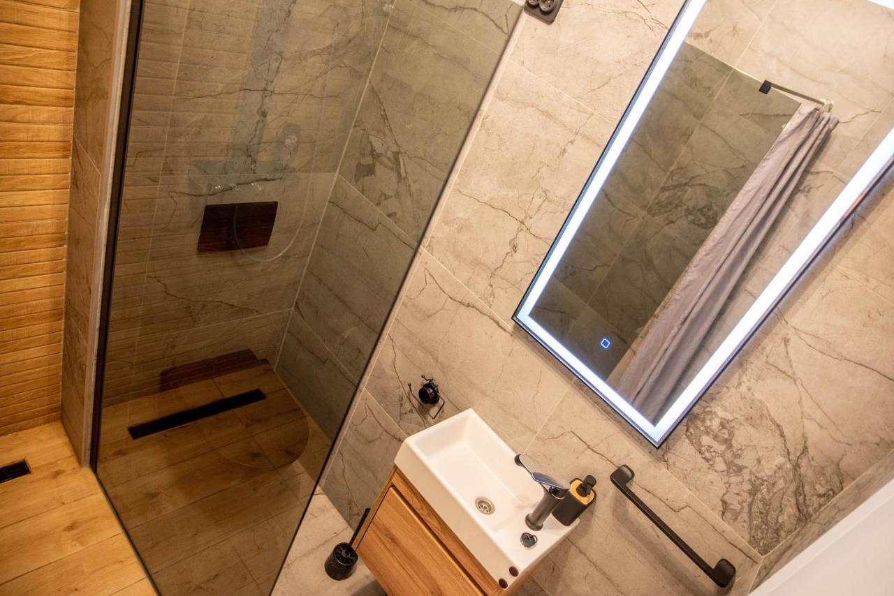 Beach Holiday Home With Private Jacuzzi & Parking Trogir Bagian luar foto
