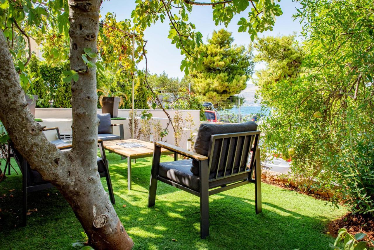 Beach Holiday Home With Private Jacuzzi & Parking Trogir Bagian luar foto